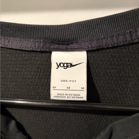 Nike Yoga Dri-Fit Waffle Knit Long Sleeve Sweater Top Size M - Picture 3 of 3